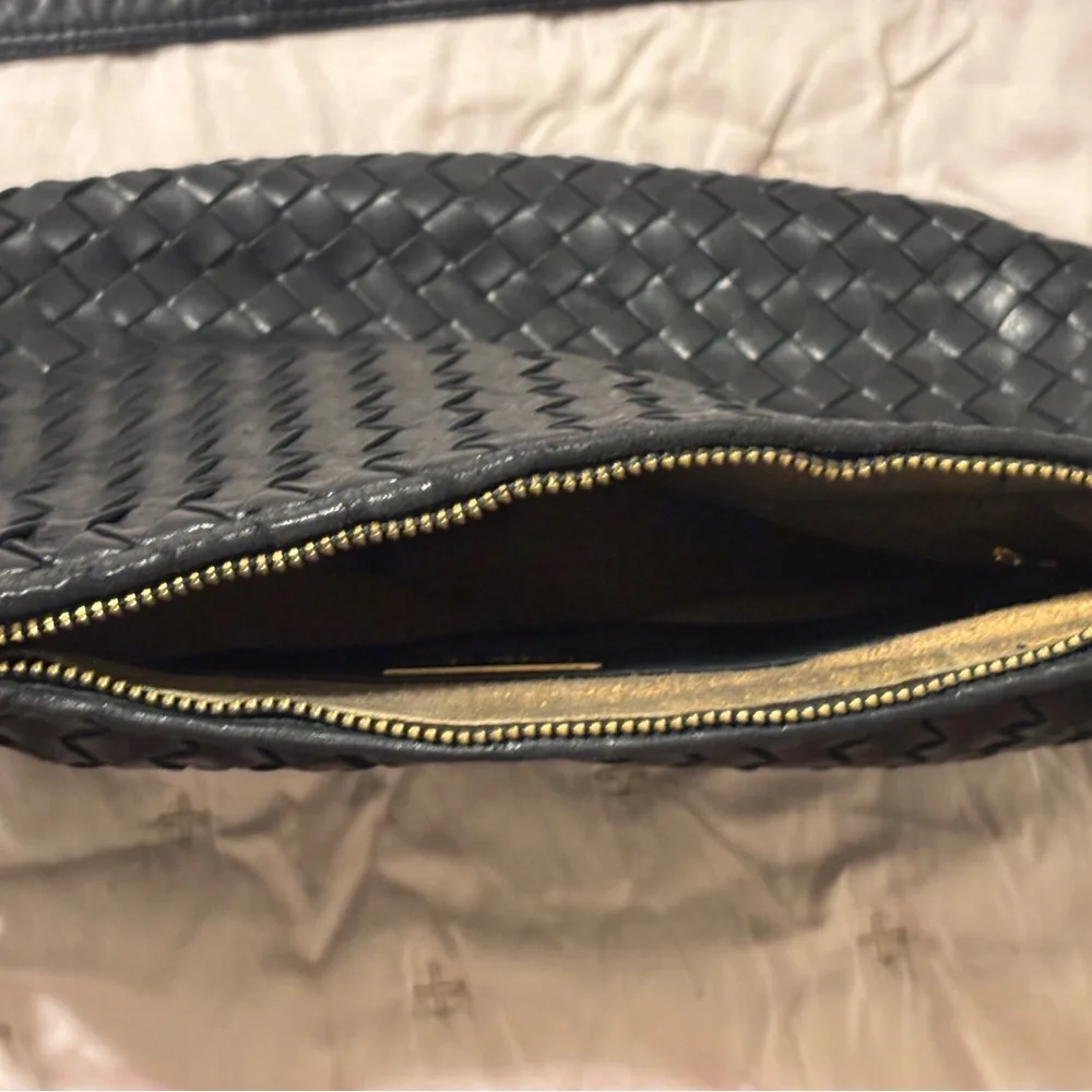 Bottega Veneta
Intrecciato Leather Hobo Bag authentic - Picture 6 of 10